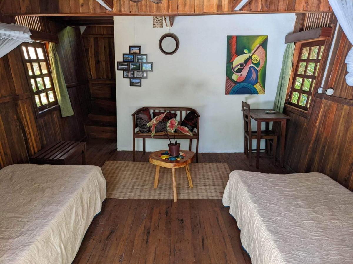 Les Acacias Bungalows Manambolo Eksteriør bilde