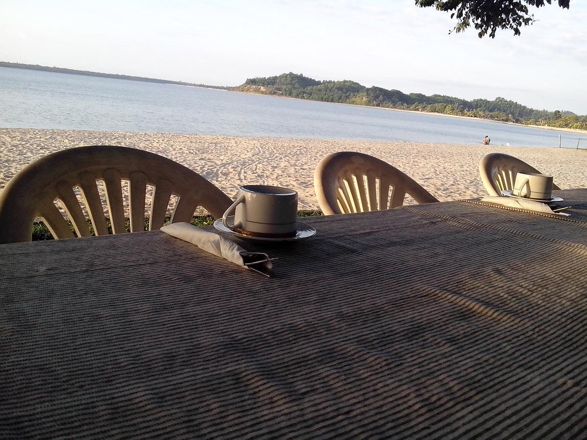 Les Acacias Bungalows Manambolo Eksteriør bilde