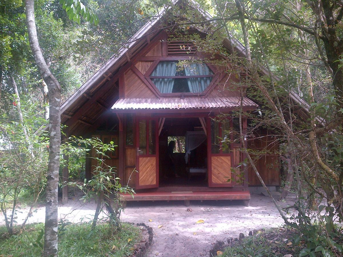 Les Acacias Bungalows Manambolo Eksteriør bilde