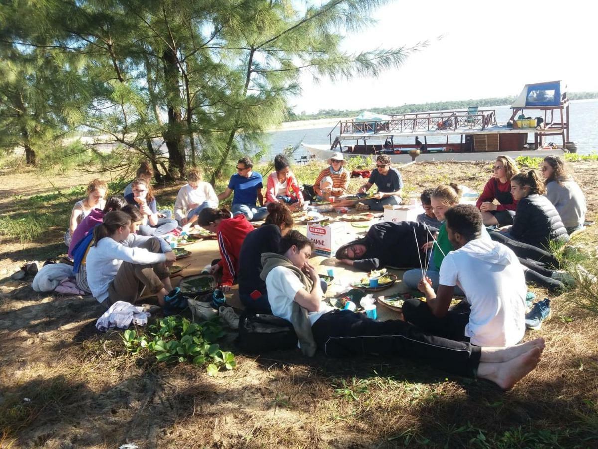 Les Acacias Bungalows Manambolo Eksteriør bilde